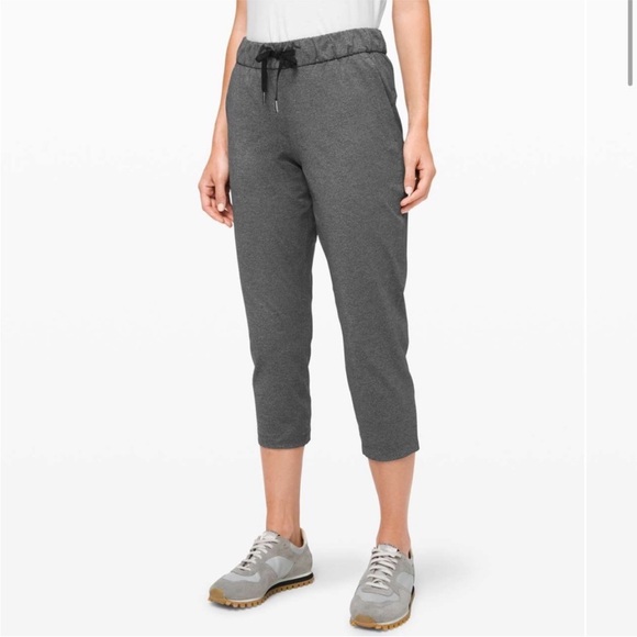 lululemon athletica Pants - Lululemon On The Fly Crop 23” Heathered Black Full On Luxtreme Ankle Pants Sz 10
